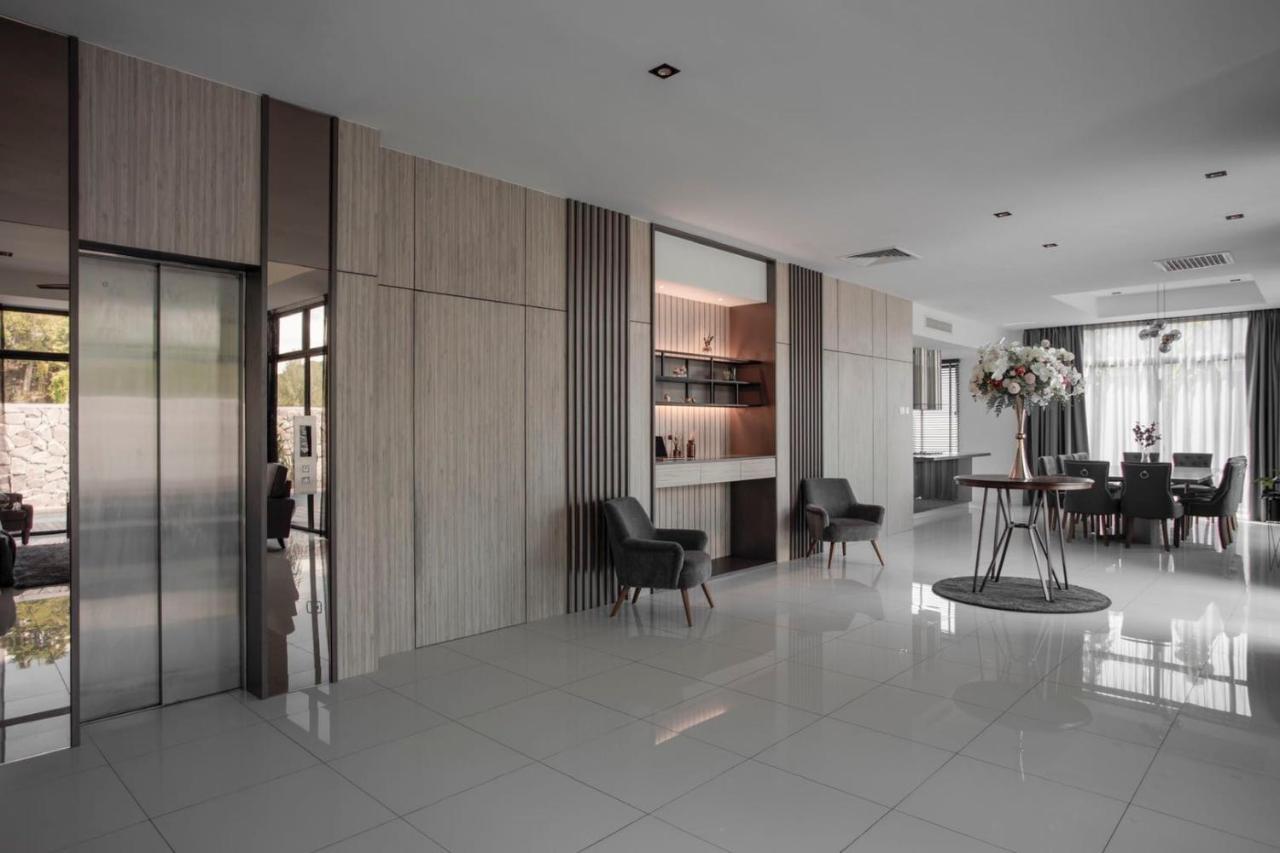 Lavanya H Villa 12A Luxury Bungalow With Private Swimming Pool H 豪华泳池别墅 Pantai Cenang  Bagian luar foto